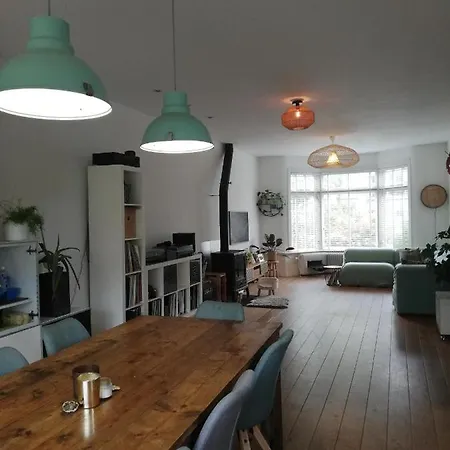 Apartment Family House With 2 Cats For Minimum 10 Nights