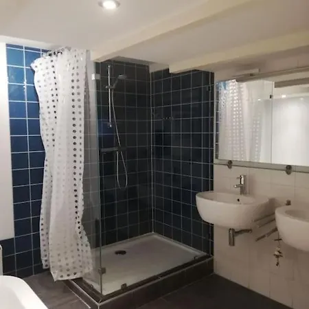 Family House With 2 Cats For Minimum 10 Nights * Rotterdam