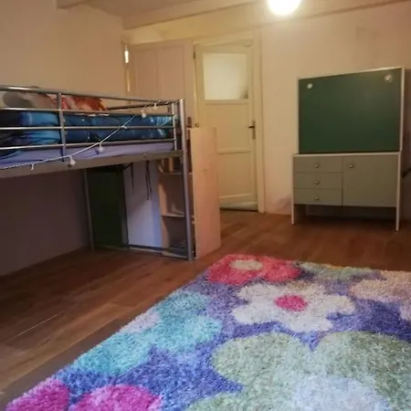 Family House With 2 Cats For Minimum 10 Nights